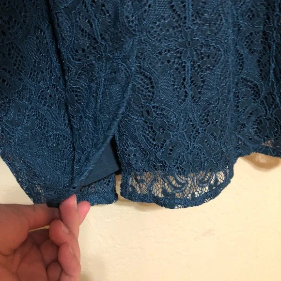 Loft Lace Bell Sleeve Midi Dress‎ - Picture 8 of 8